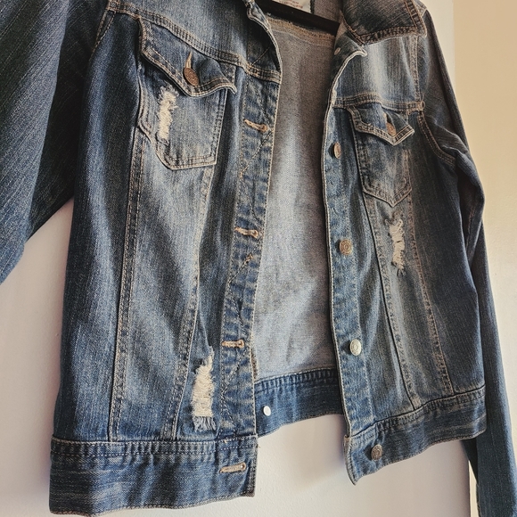 Distressed Denim jacket - Picture 3 of 4